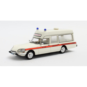 DS 23 Visser Ambulance De Grooth Winschoten 1974 1:43